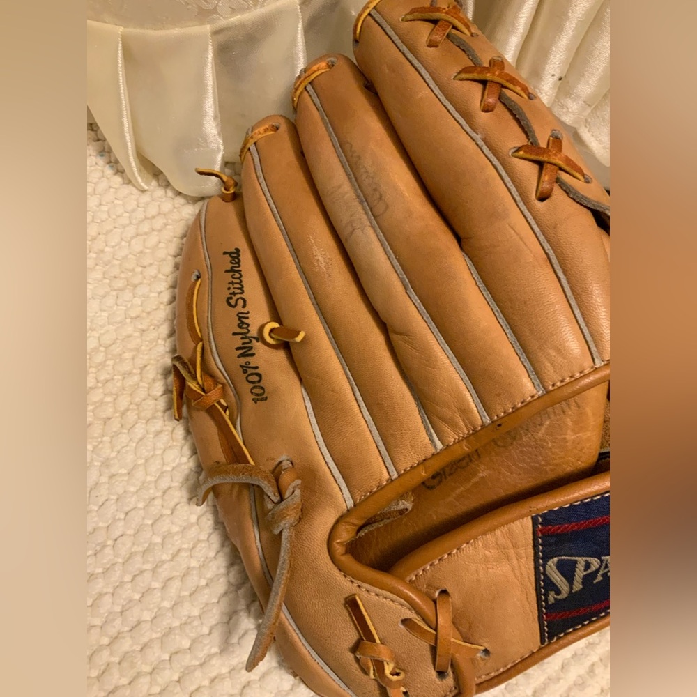 SPALDING BASEBALL GLOVE - Picture 2 of 8